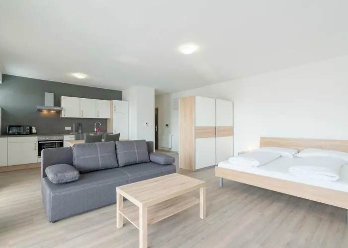 Noviny アパート *